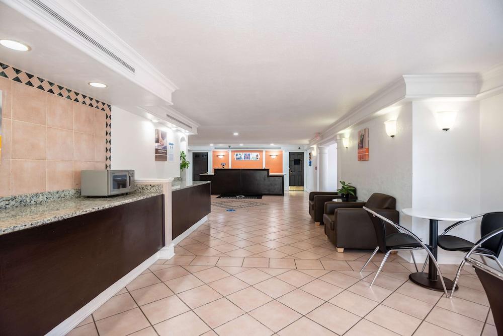 6-hazelwood, Mo Hotel 4*