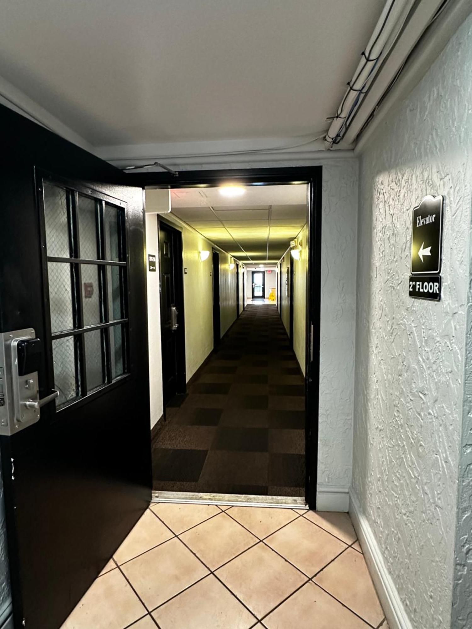 6-hazelwood, Mo Hotel 4*