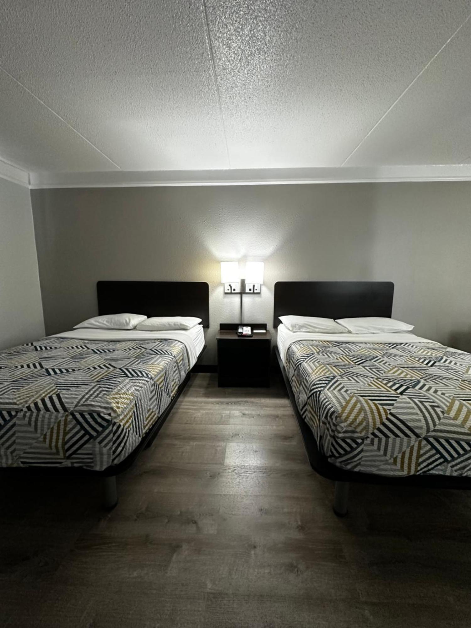 Hotel 6-hazelwood, Mo Hazelwood