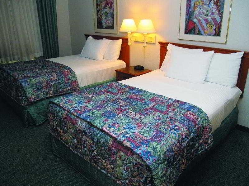 6-hazelwood, Mo Hotel 4*