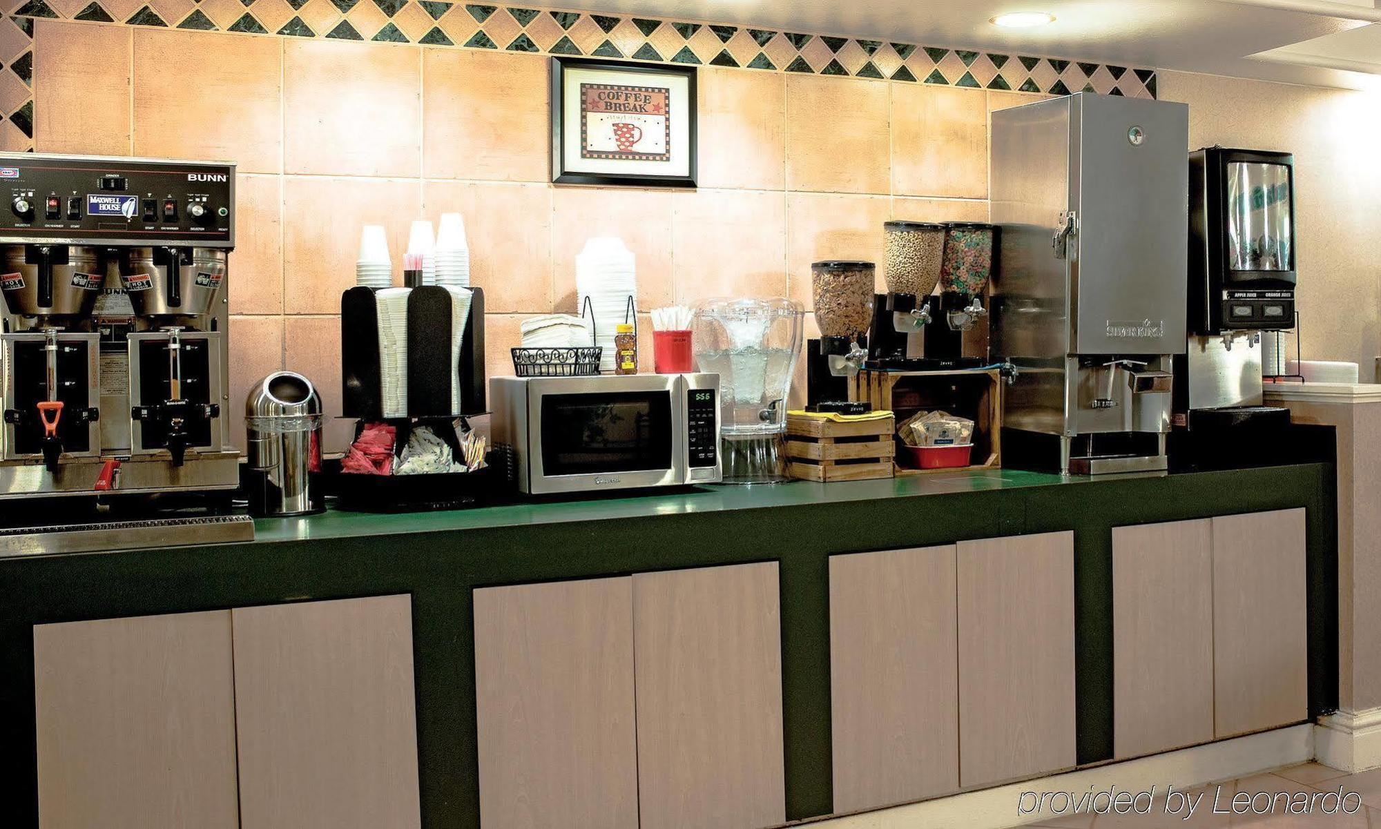 6-hazelwood, Mo Hotel 4*